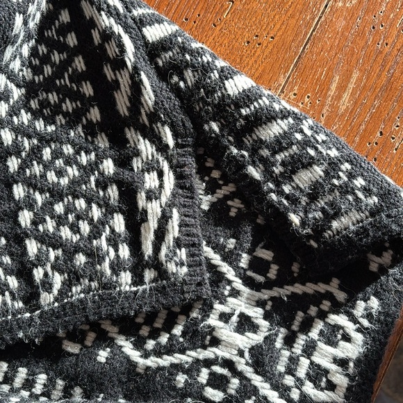 Velvet by Graham & Spencer Cardigan Sweater Women’s Black Ivory Coatigan Size ML - Picture 11 of 11